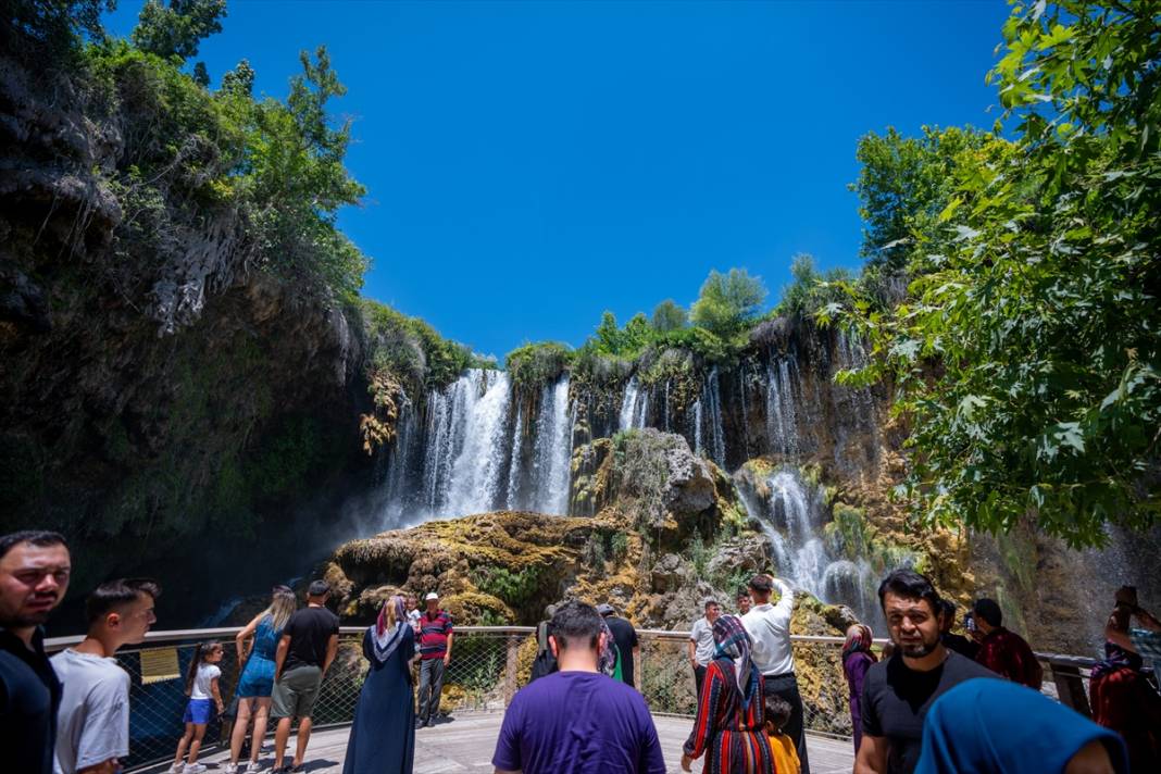 Yerköprü Şelalesi, Konya’da sıcaktan bunalanların mekanı oldu 2